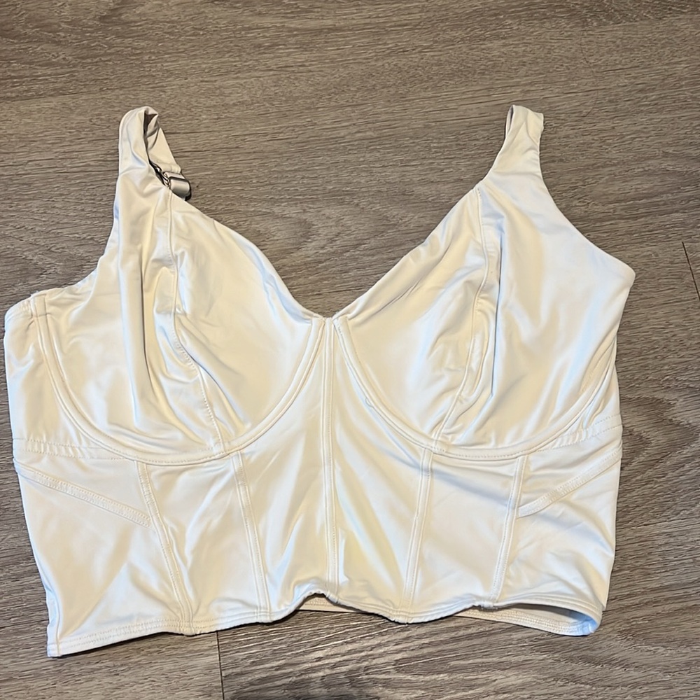 Gilly Hicks Top